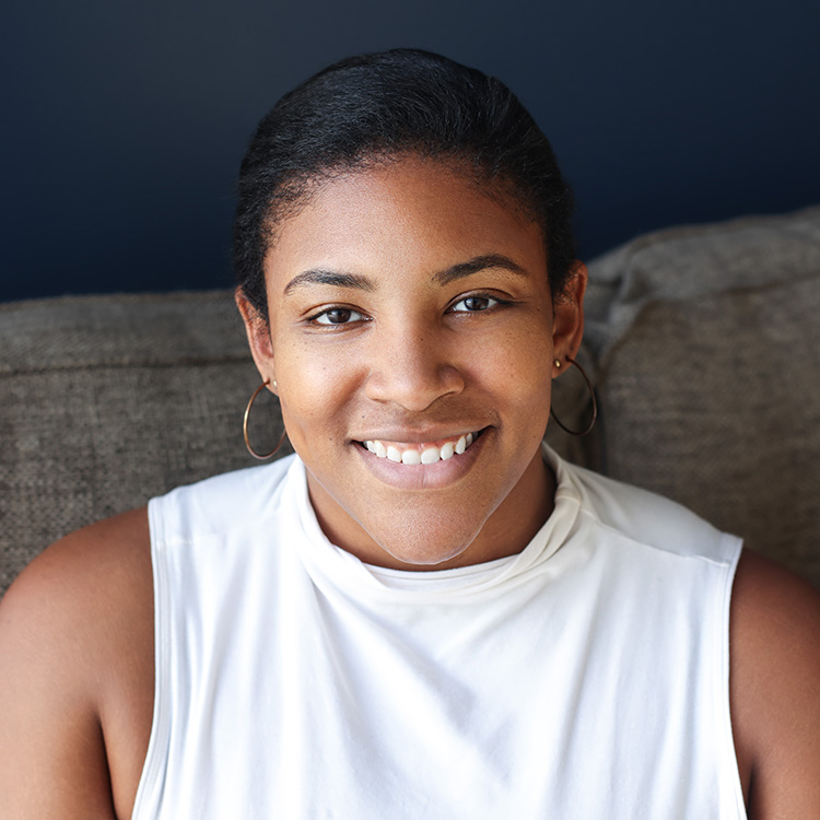 Kristin Thompson Poelker Headshot